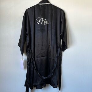 Linea Donatella Two Piece Set Mrs Robe and Slip Size Small NWT
